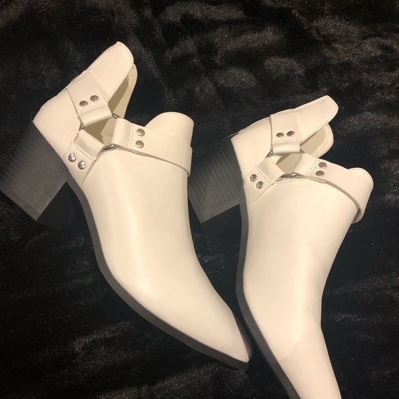 Forever 21 Shoes - White men or women shoes